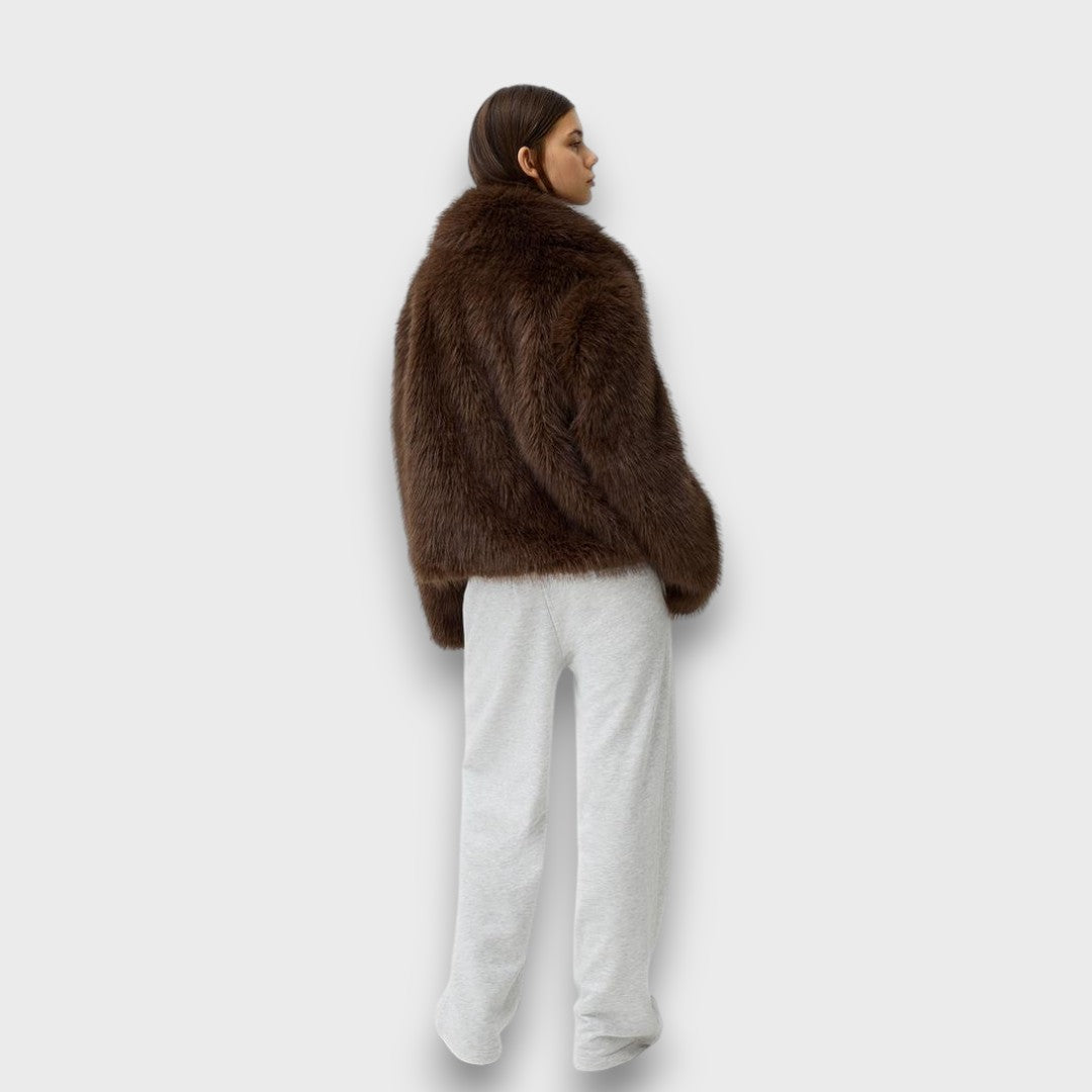 Illia | Short Faux Fur Jacket with Oversized Collar