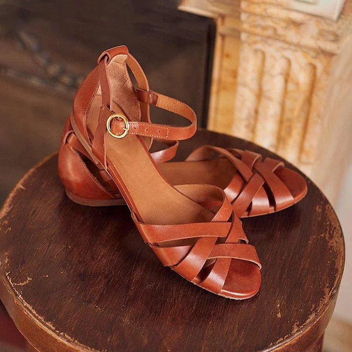 Auvrae | Strappy Flat Sandals